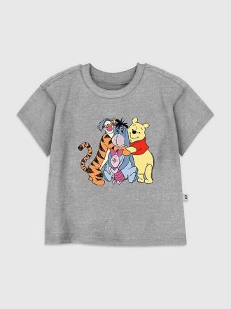 Küçük Çocuk Winnie the Pooh Sarılmaları Grafik Tişörtü